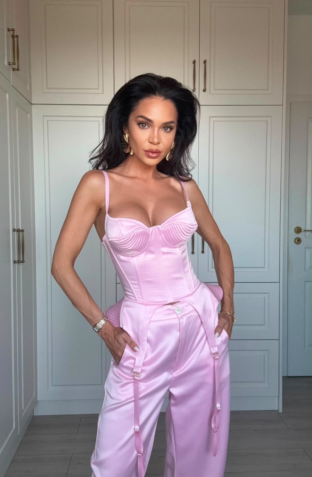 Set din Satin : Corset Structurat cu Șnur & Pantaloni Fluizi